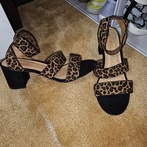 NWOT Leopard heels